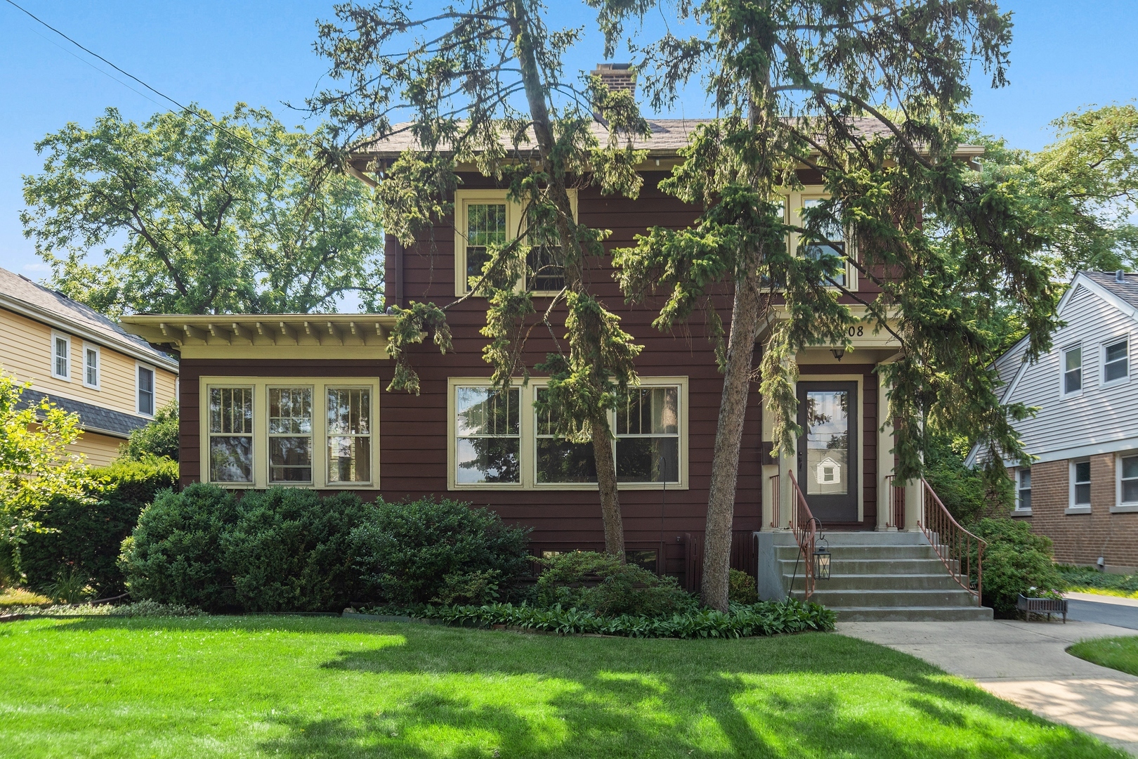 Property Photo:  708 Irving Avenue  IL 60187 