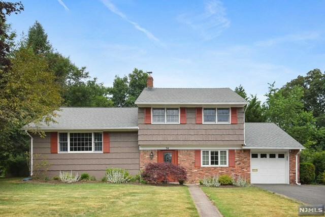 Property Photo:  34 Hampshire Road  NJ 07432 