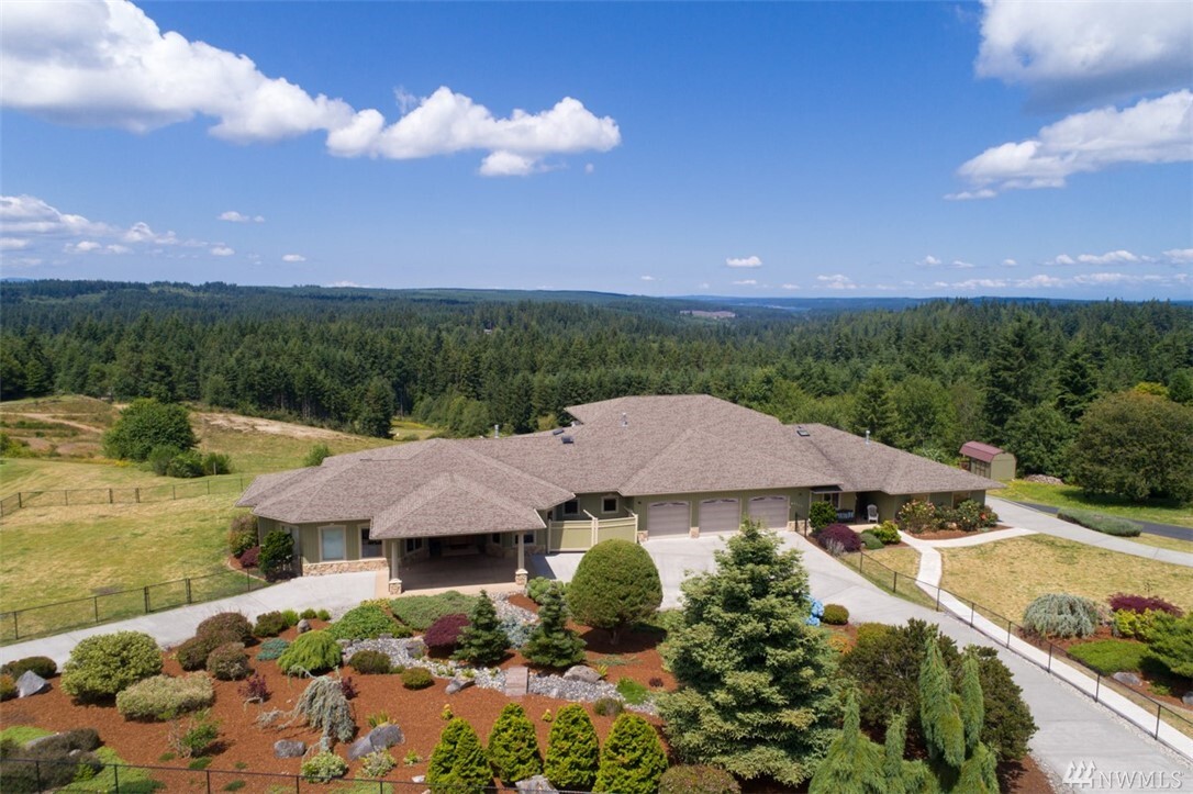 Property Photo: 4113 NE Lookout Lane WA 98370
