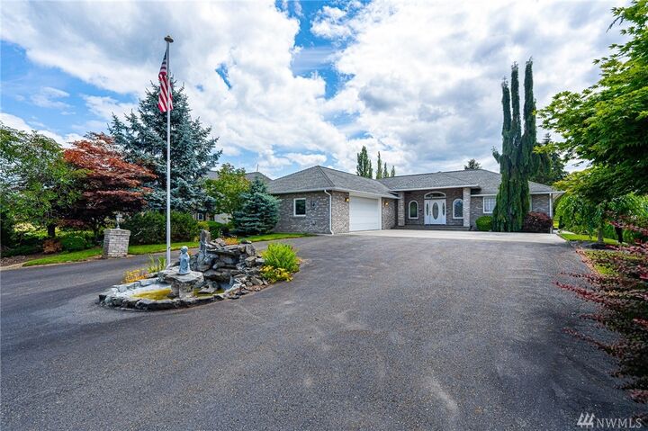 Property Photo: 114 Villageway Drive WA 98532