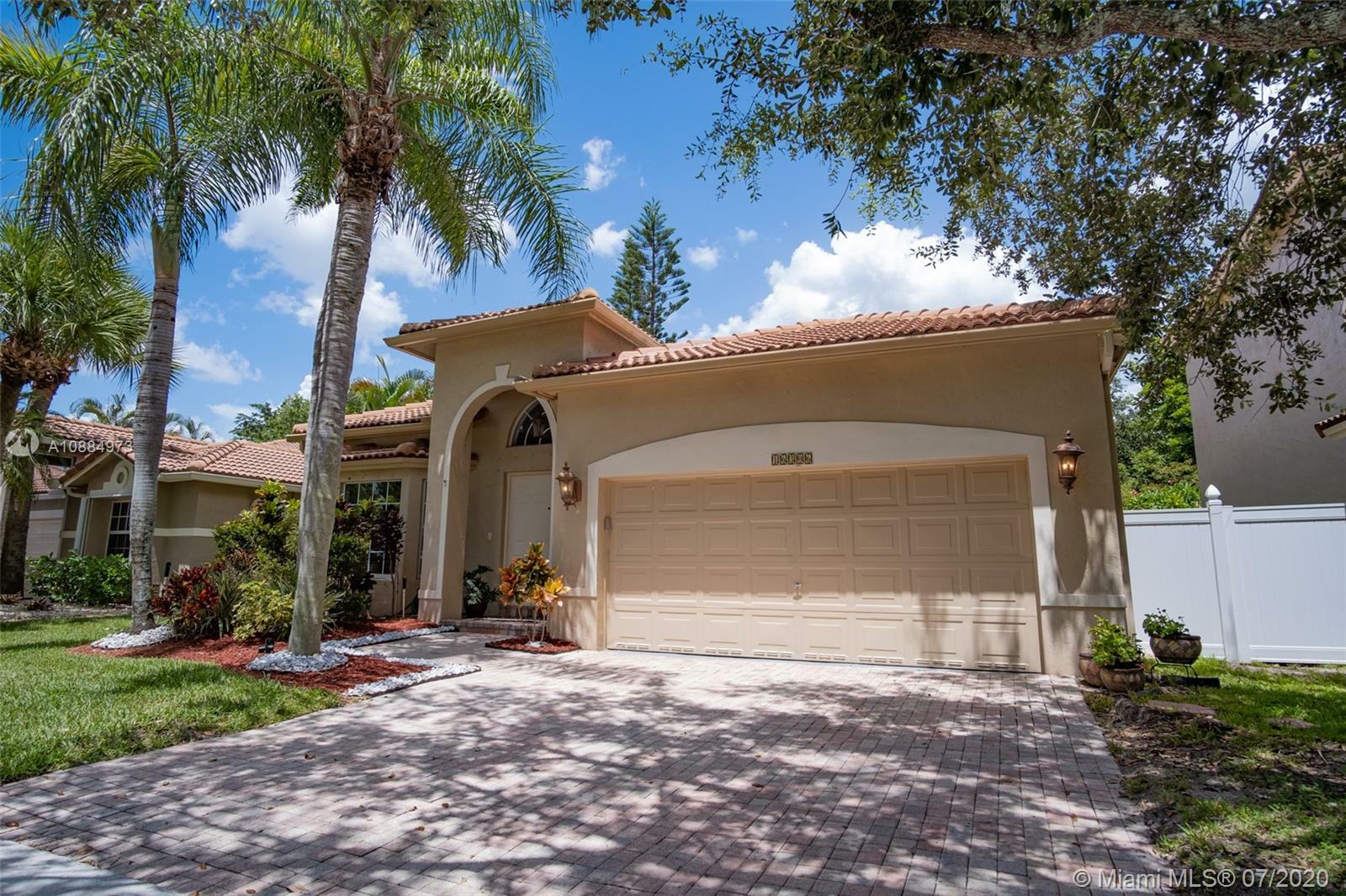 Property Photo:  16306 Sapphire Dr  FL 33331 