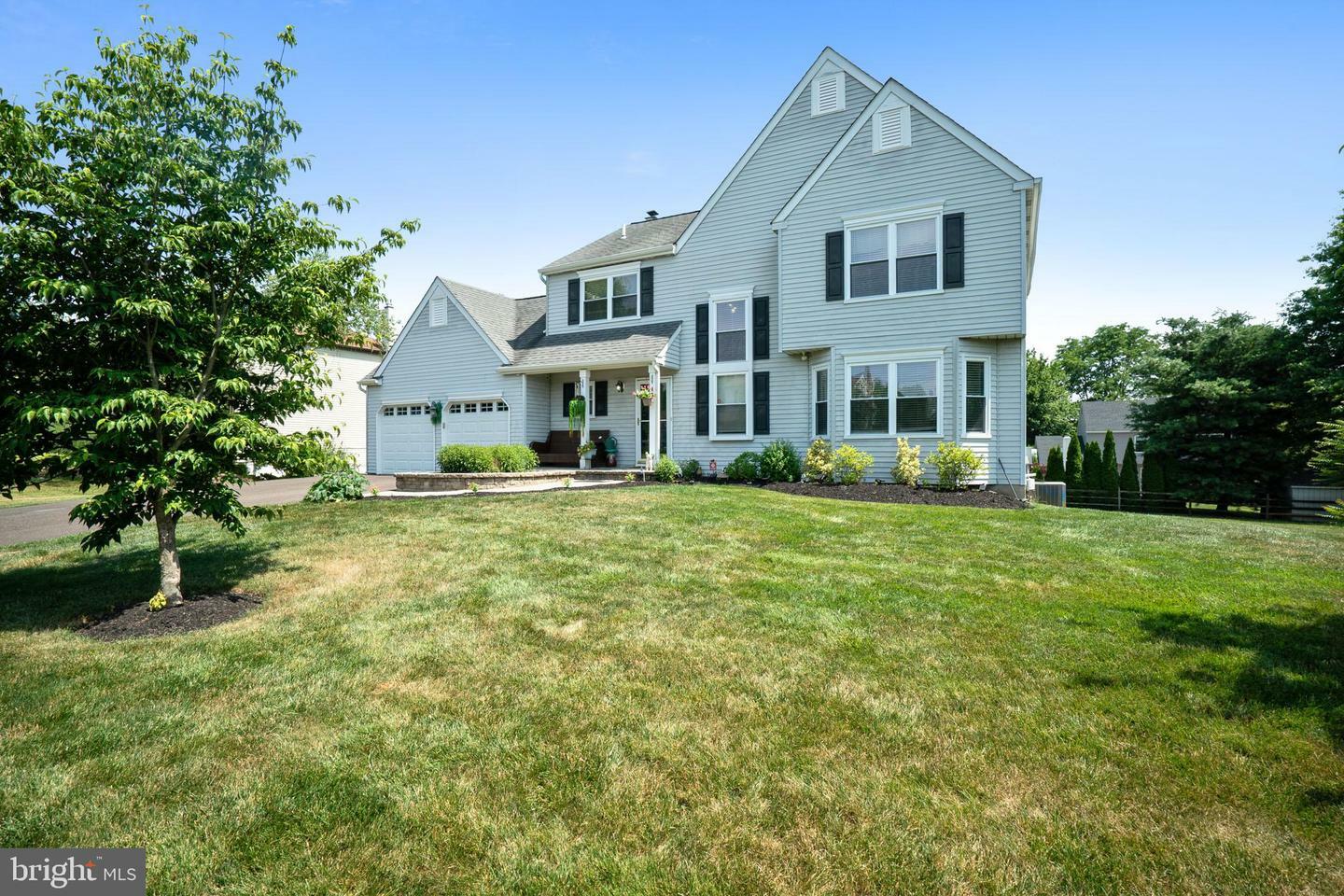 Property Photo: 472 White Swan Way PA 19047