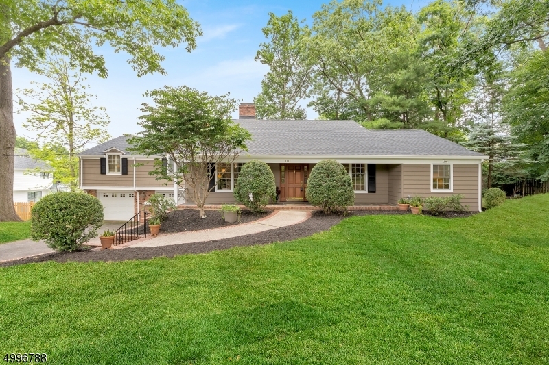 Property Photo:  101 Barchester Way  NJ 07090 