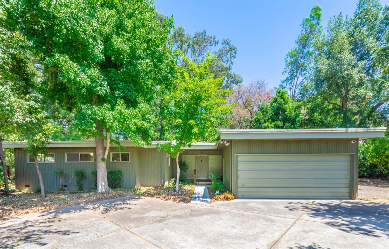 Property Photo:  3110 Montclaire Street  CA 95821 