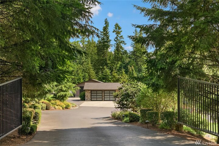 Property Photo:  14851  Issaquah Hobart Road SE  WA 98027 