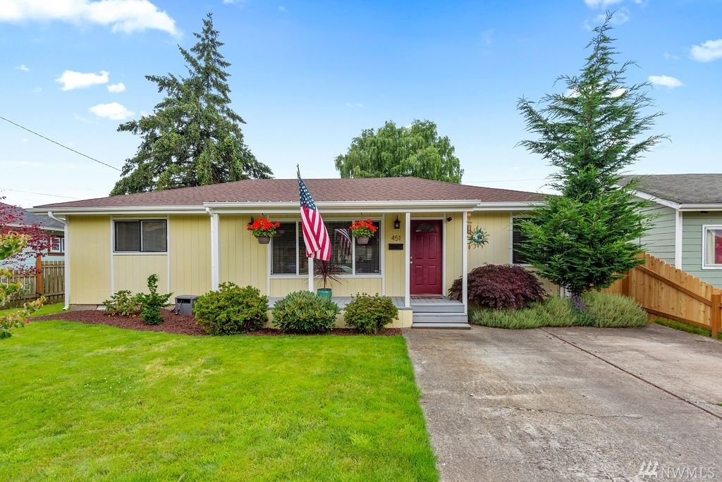 Property Photo: 451 28th Ave WA 98632