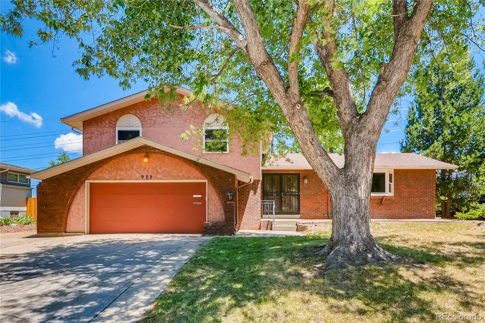 Property Photo:  928 S Alkire Street  CO 80228 