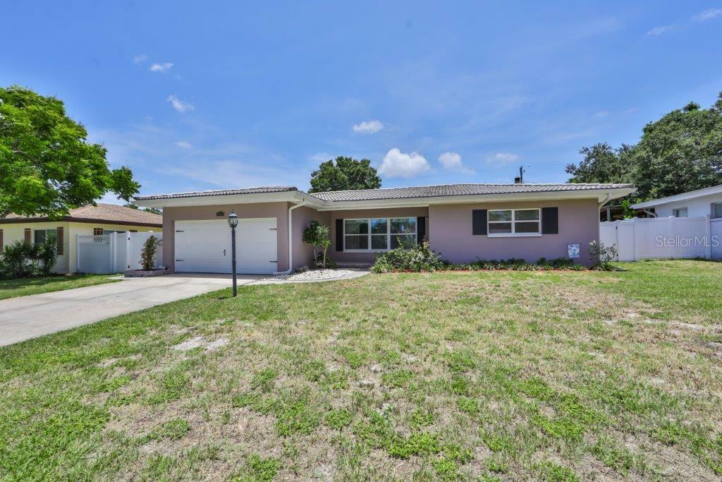 Property Photo:  1343 Ponce De Leon Boulevard  FL 33756 