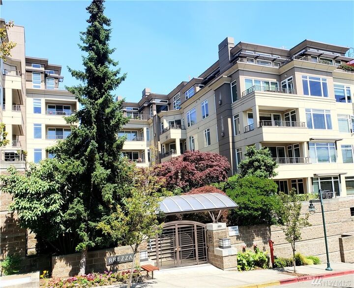 Property Photo: 225 4th Ave A208 WA 98033