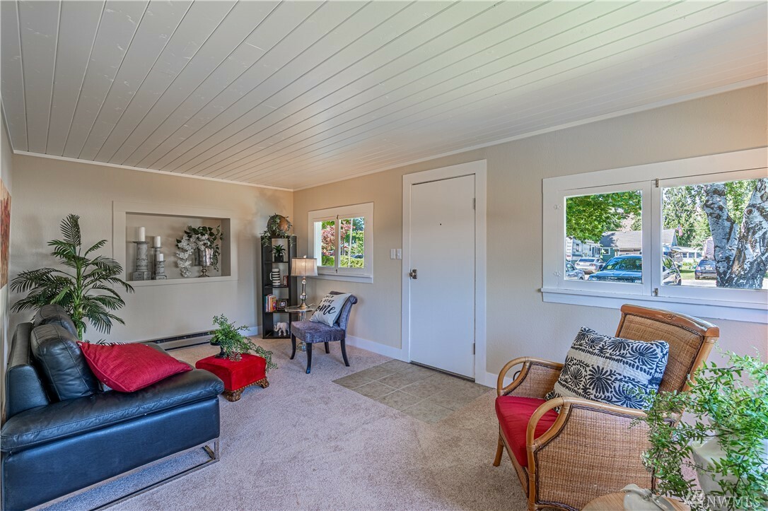 Property Photo: 426 E Trow Ave WA 98816