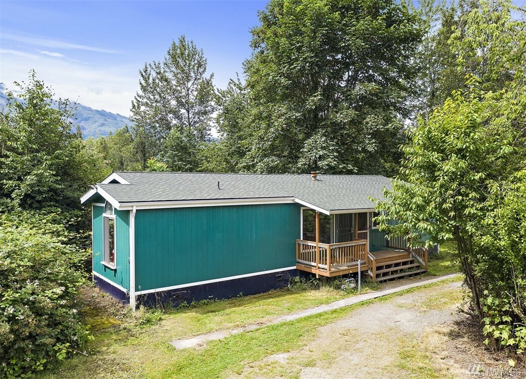Property Photo: 612 Blueberry Lane WA 98251