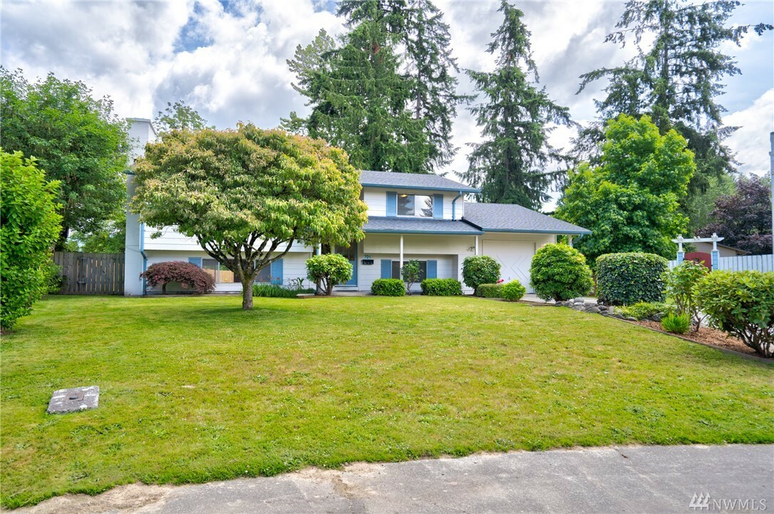 Property Photo:  701 Bingham Place  WA 98284 