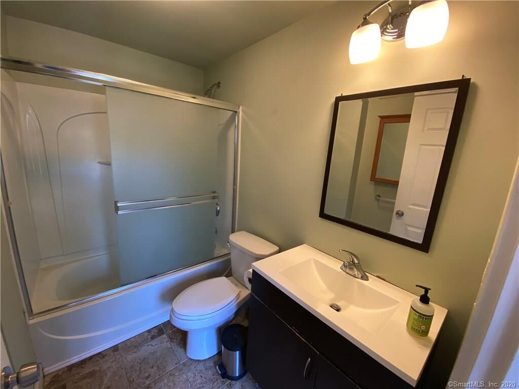 Property Photo:  137 Nicoll Street 1R  CT 06511 