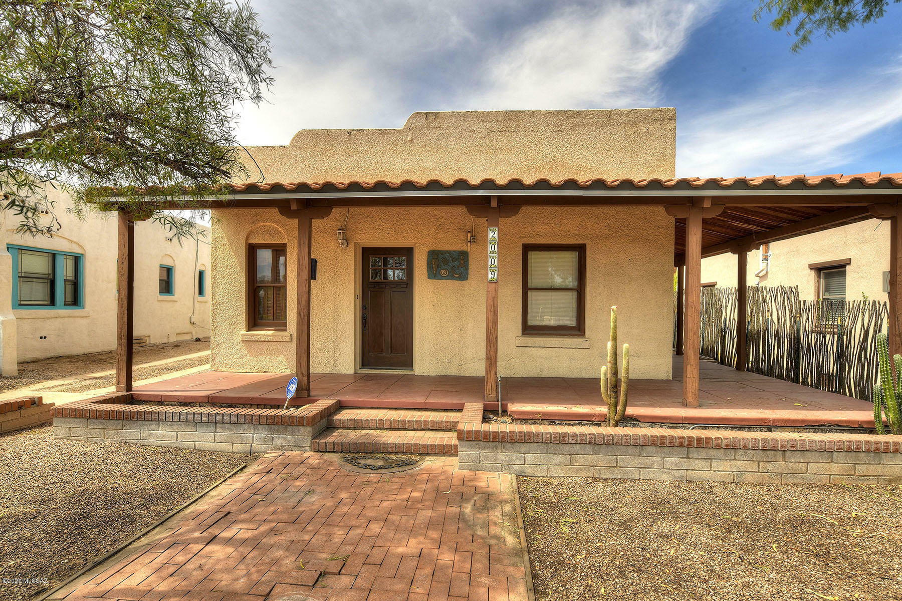 Property Photo:  2009 E 6th Street  AZ 85719 