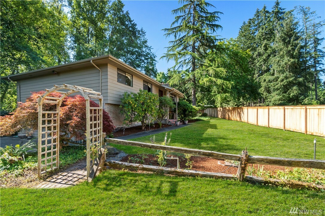 Property Photo:  1016 Union Ave  WA 98388 