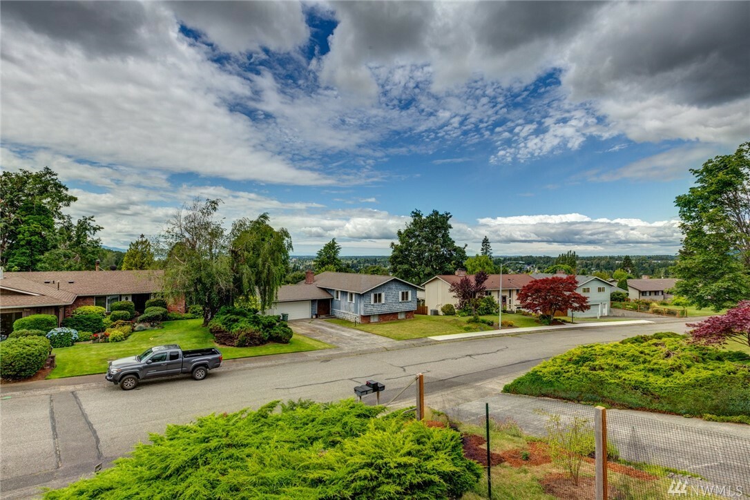 Property Photo:  2114 Niagara Dr  WA 98229 