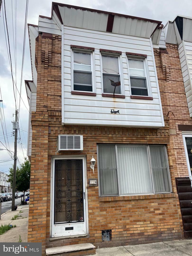 Property Photo: 228 W Ritner Street PA 19148