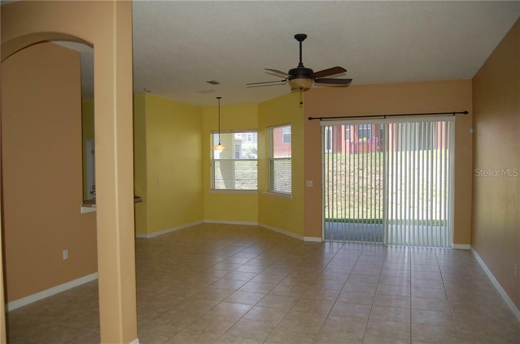 Property Photo:  1804 Southern Oak Loop  FL 34715 