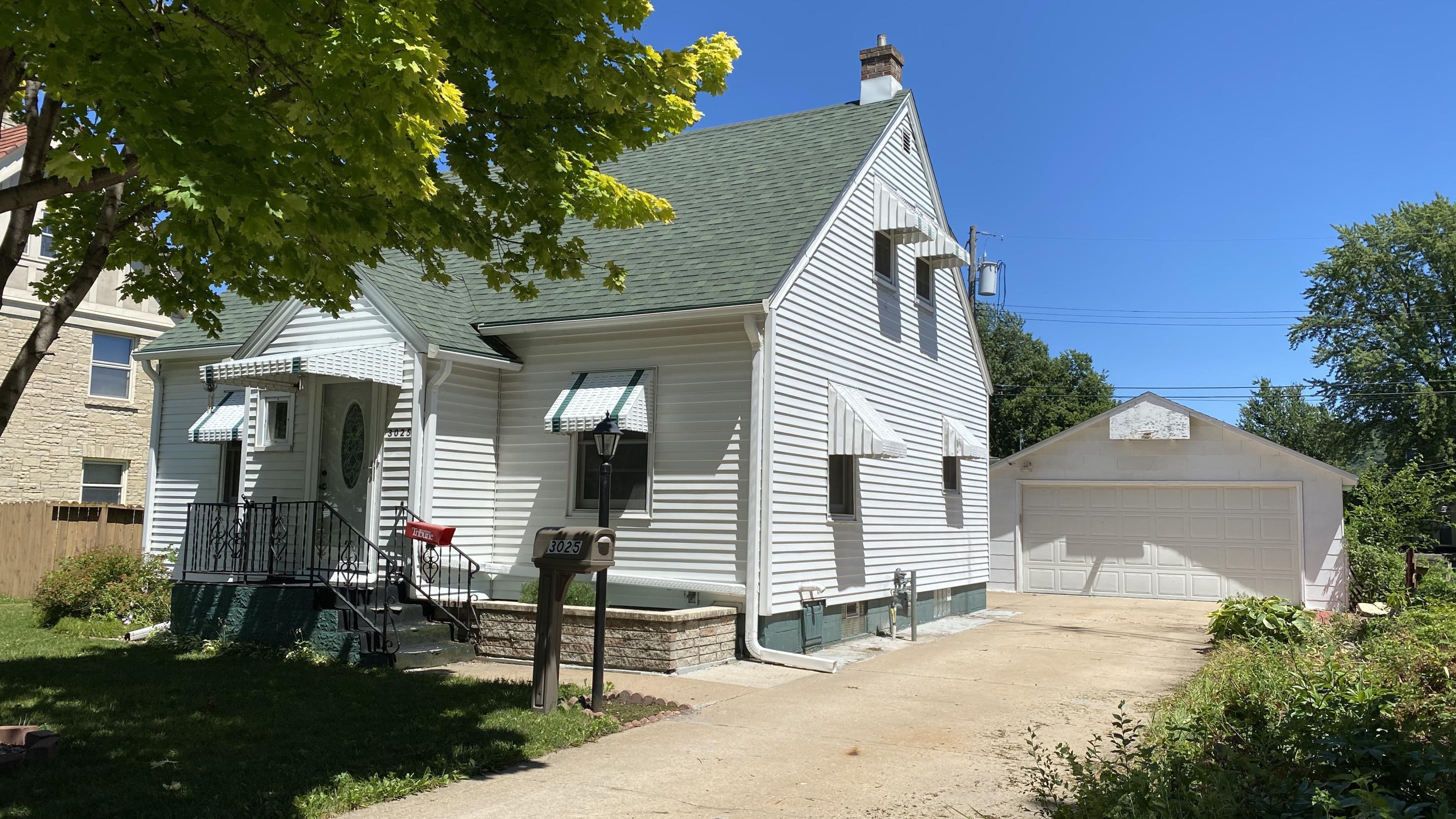 Property Photo:  3025 Losey Blvd S  WI 54601 