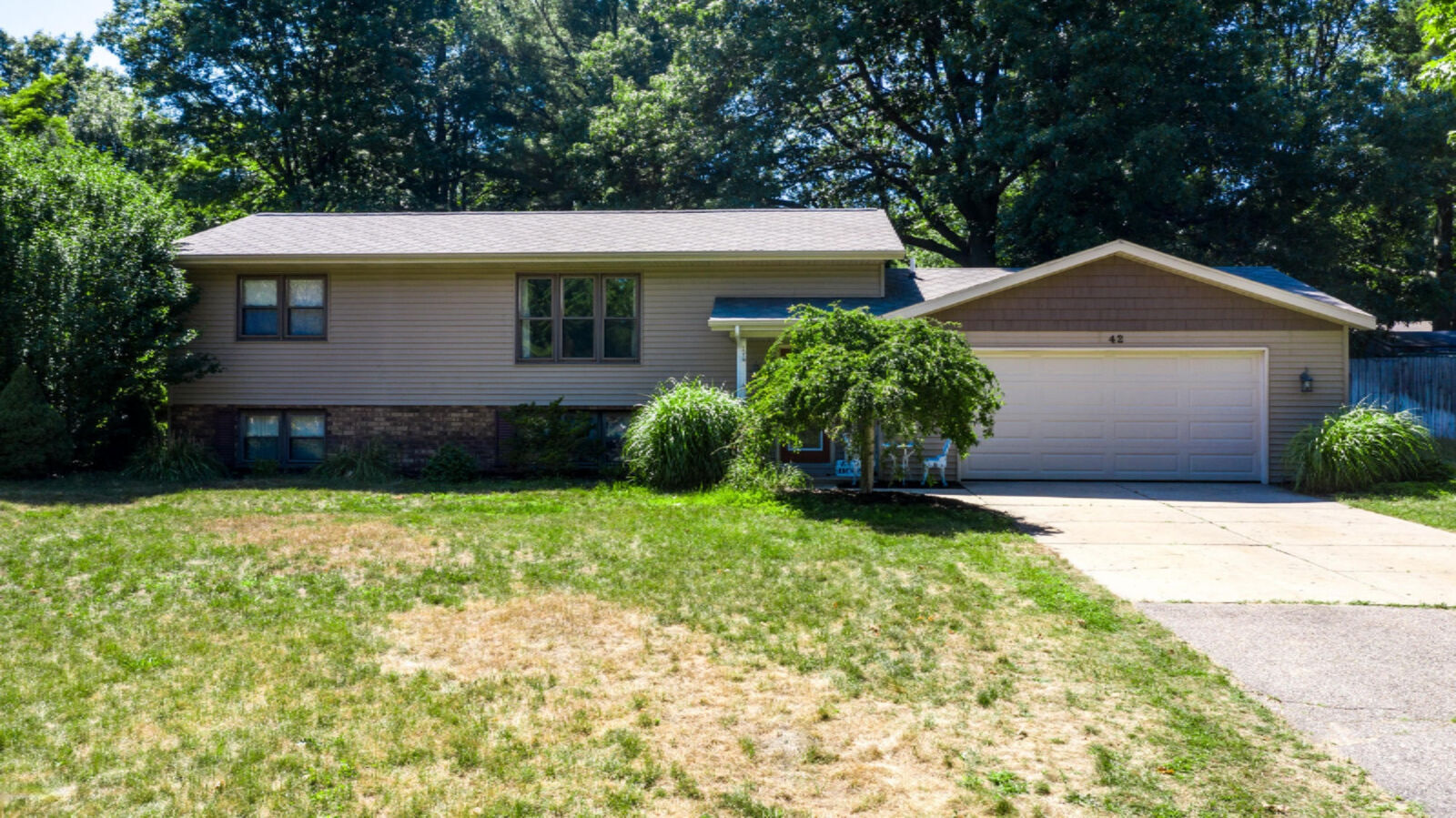 Property Photo: 42 Iroquois Avenue MI 49424