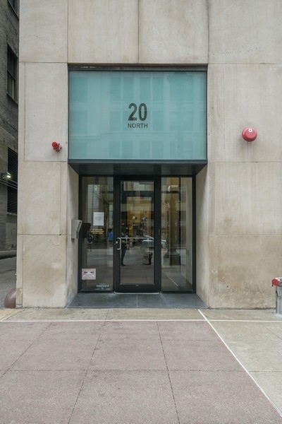 Property Photo: 20 N State Street 610 IL 60602
