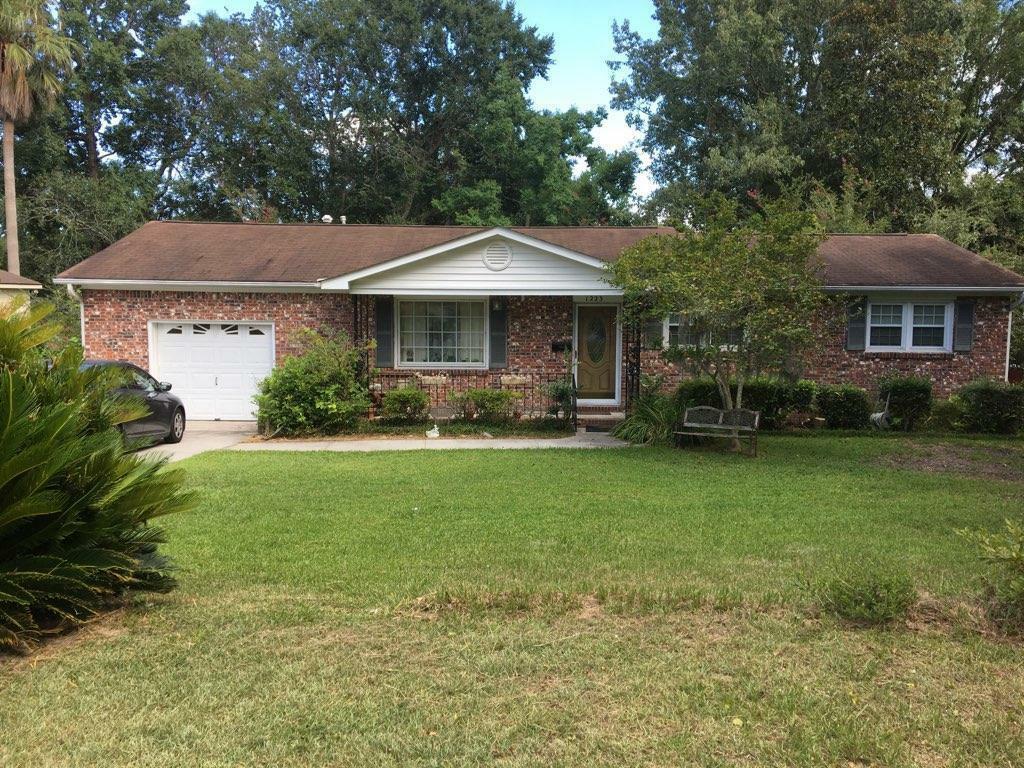 Property Photo:  1223 Hillside Drive  SC 29410 