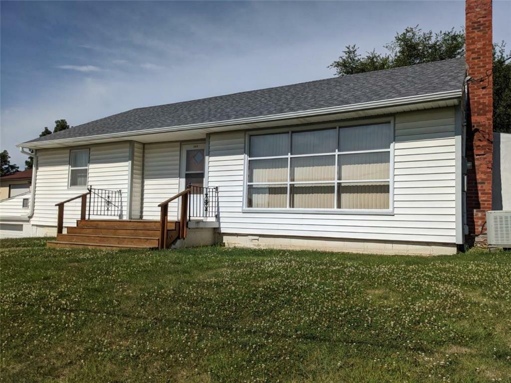 Property Photo:  303 N 24th Street  MO 64424 