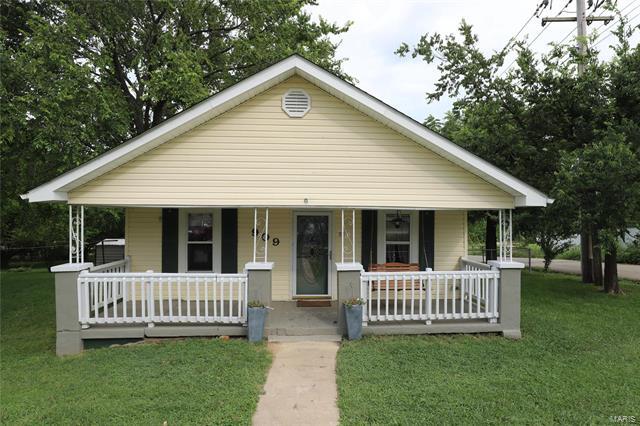 Property Photo: 909 Beatrice St 63601