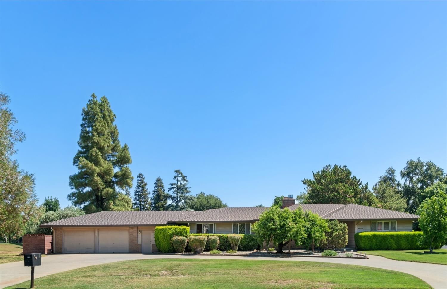 Property Photo: 44098 Country Club Drive CA 95618
