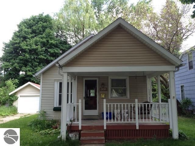 Property Photo:  401 E May Street  MI 48858 