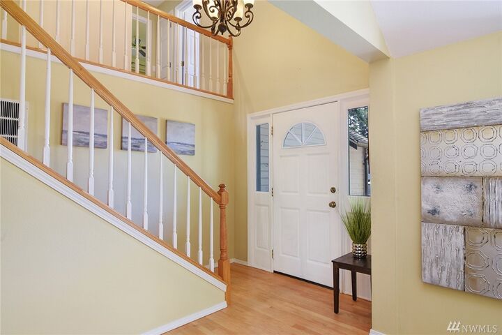 Property Photo:  860  Cherry Avenue NE  WA 98110 