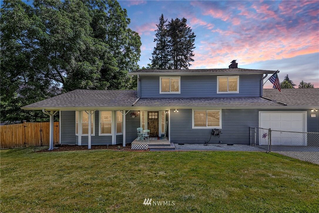 Property Photo:  3811  108th Avenue E  WA 98372 