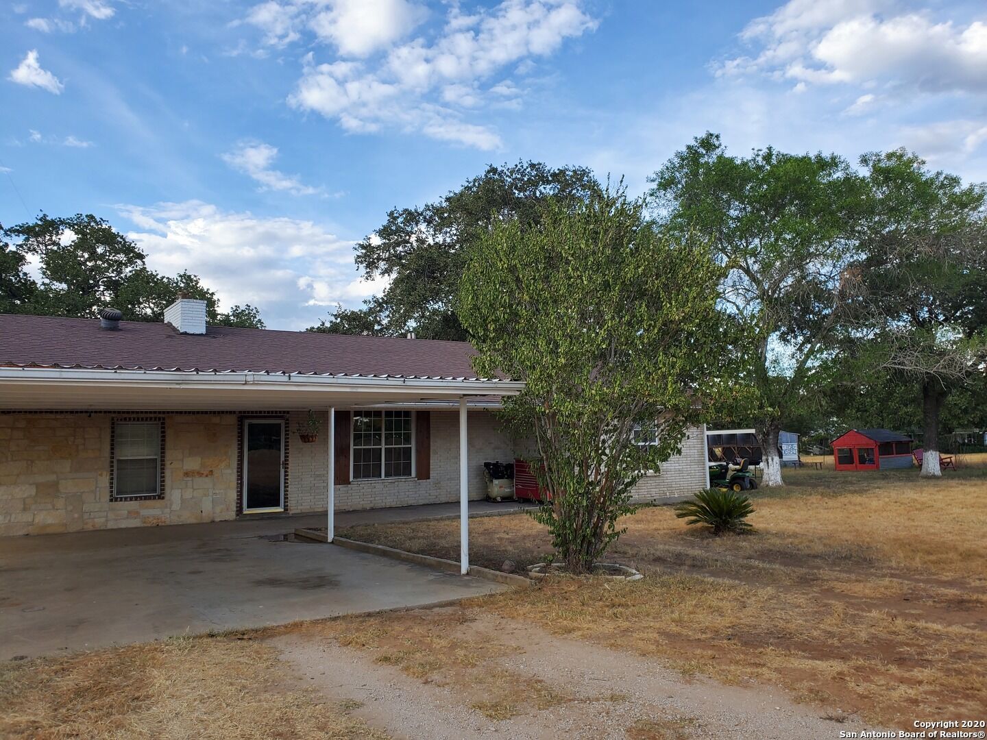 Property Photo:  15611 St Hedwig Rd  TX 78152 