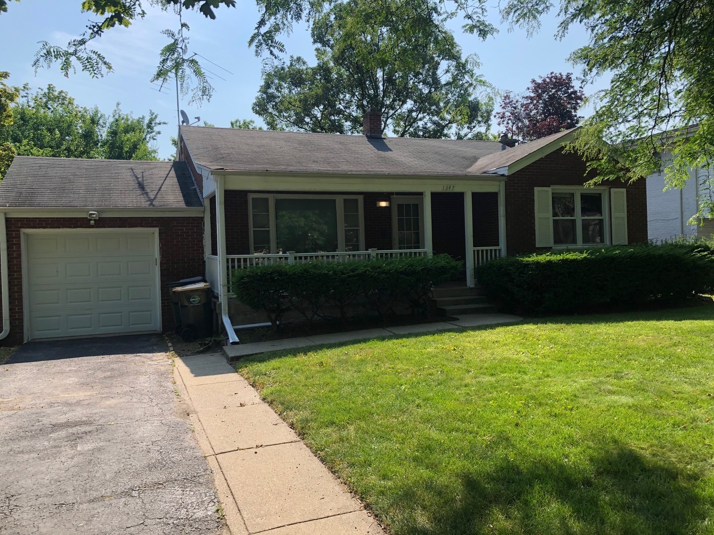 Property Photo:  1347 Tyrell Avenue  IL 60068 