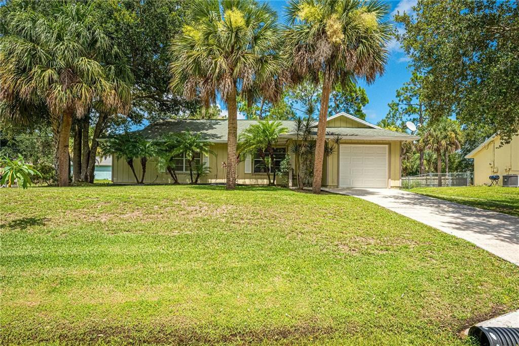 Property Photo:  1566 Pleasantview Lane  FL 32958 