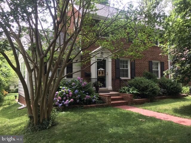 Property Photo:  114 Greenway Boulevard W  VA 22046 