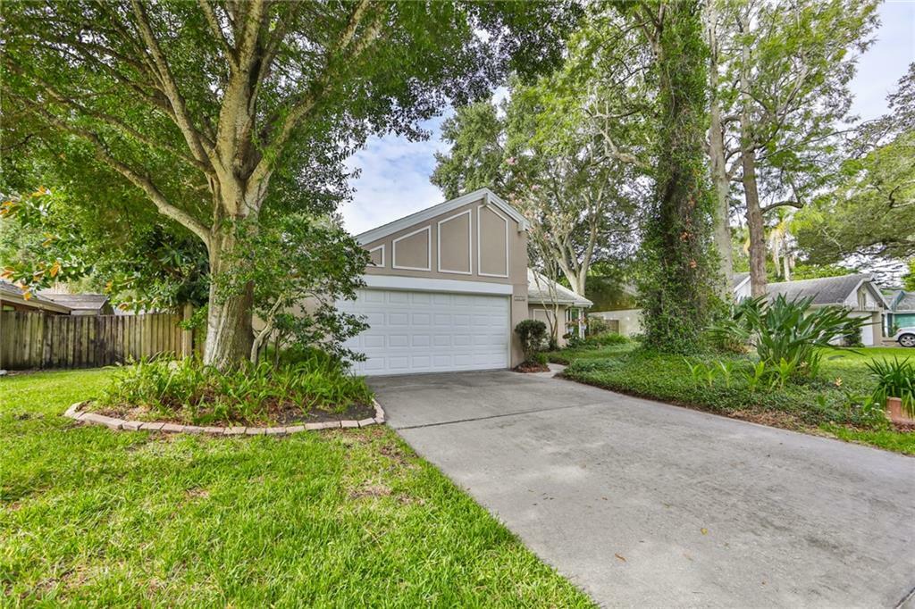 Property Photo:  2916 Longbrooke Way  FL 33760 