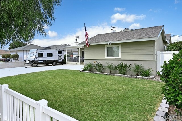 Property Photo:  2519 Clarke Avenue  CA 92831 