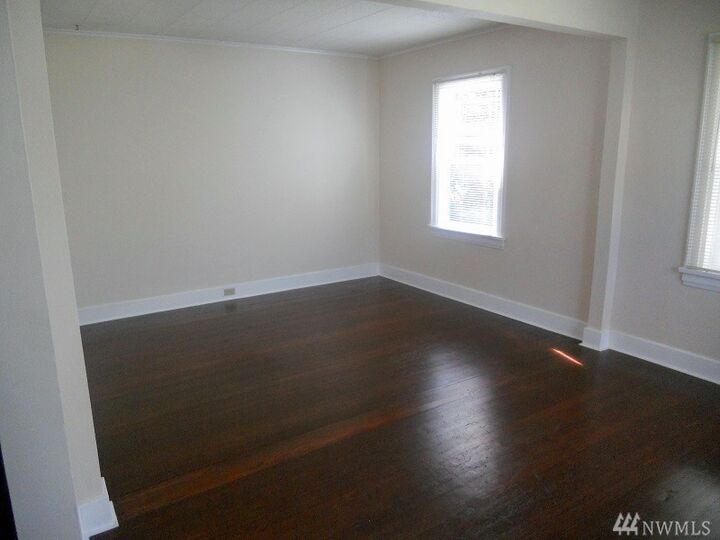 Property Photo:  1215 E 2nd Street  WA 98520 