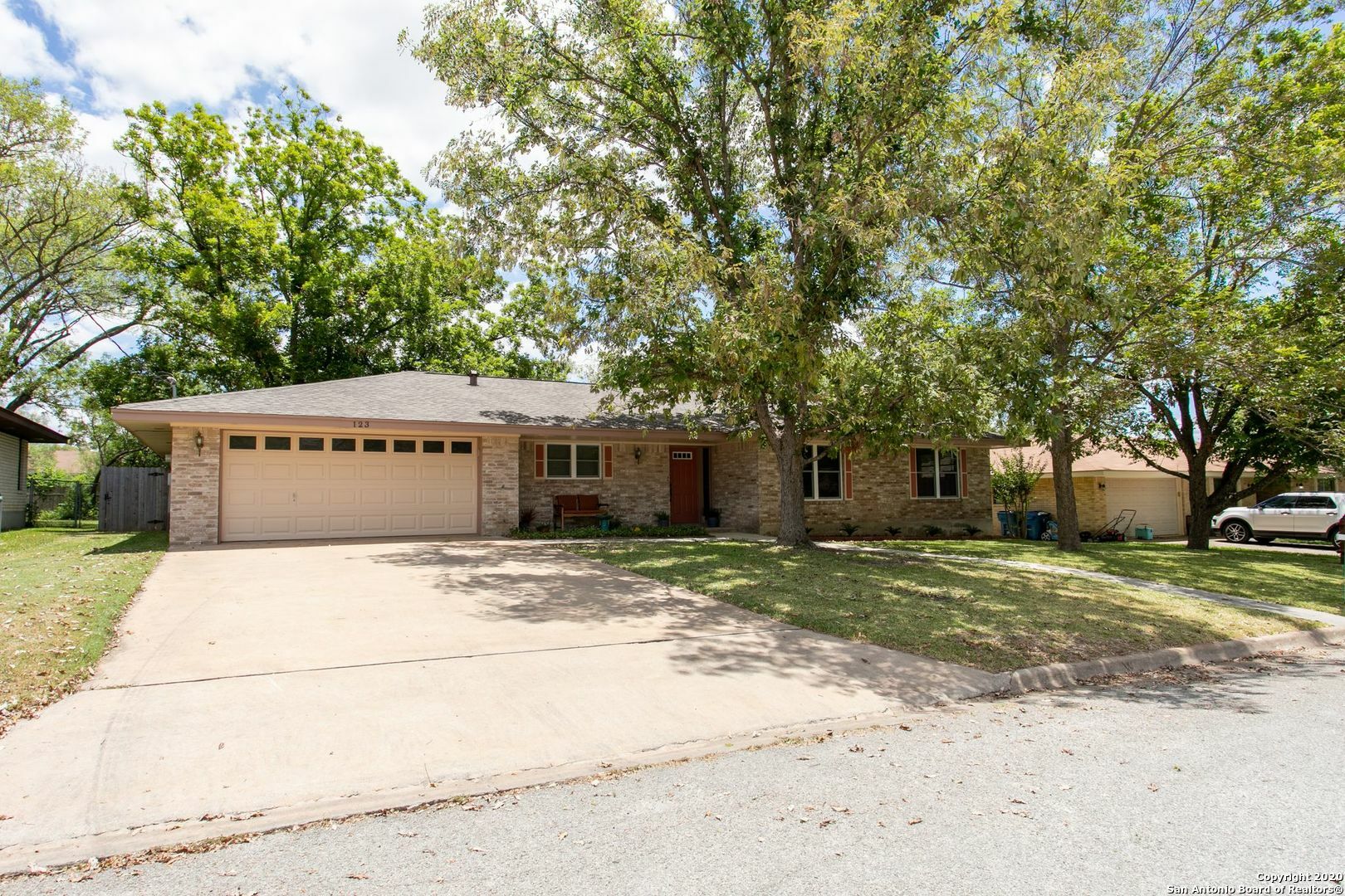 Property Photo:  123 Crestwood Dr N  TX 78028 