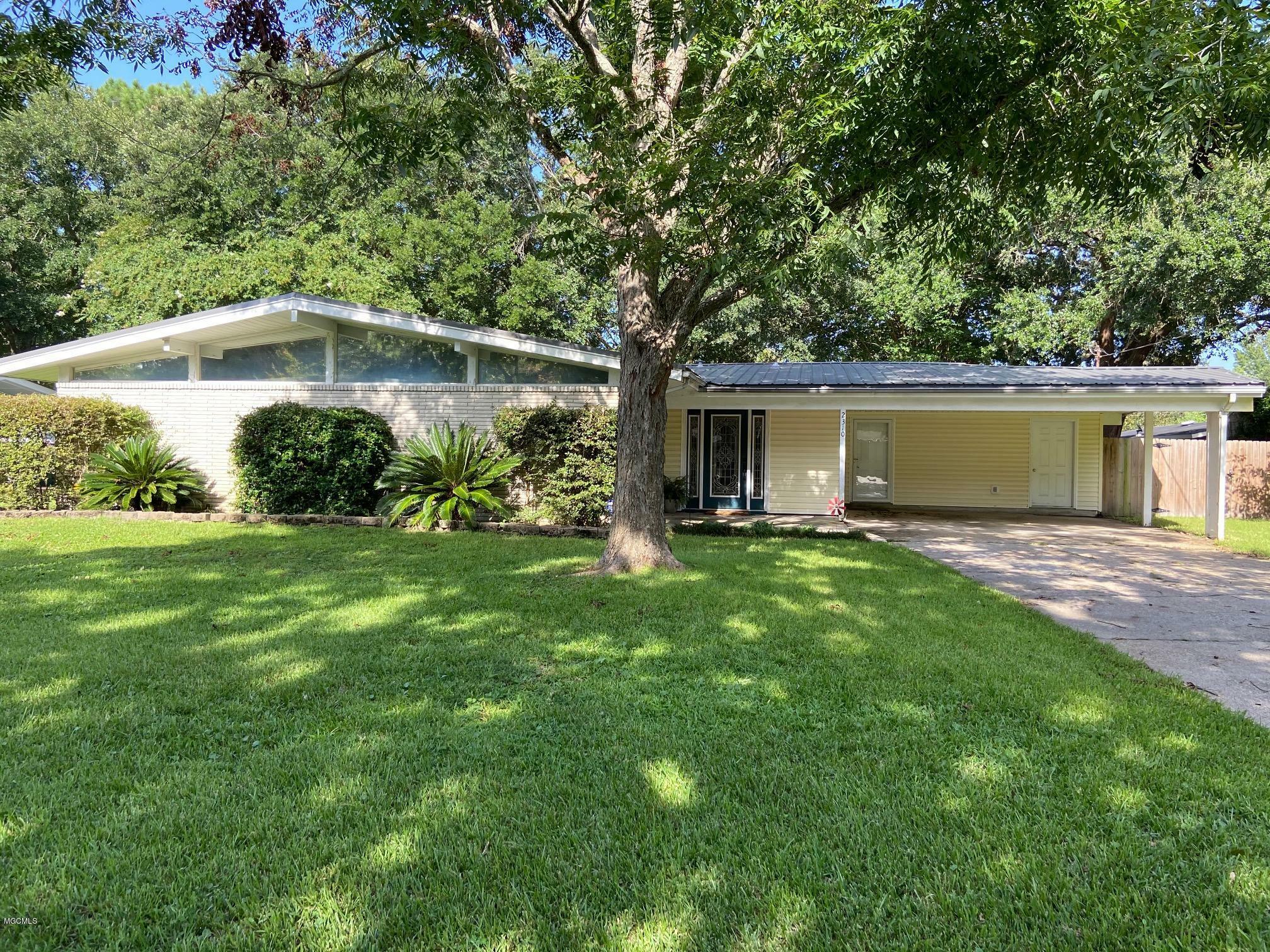 Property Photo:  2310 Rosewood Street  MS 39567 