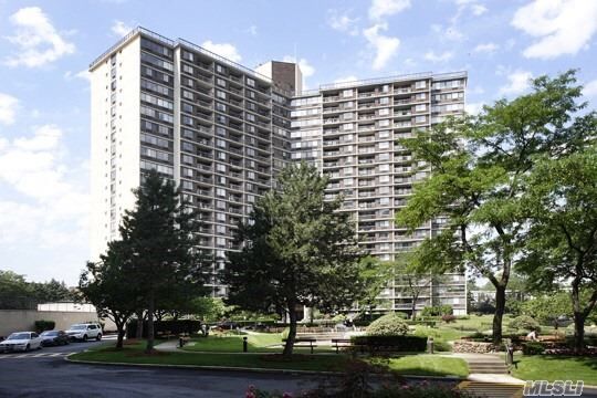 Property Photo:  2 Bay Club Drive 21Z4  NY 11360 
