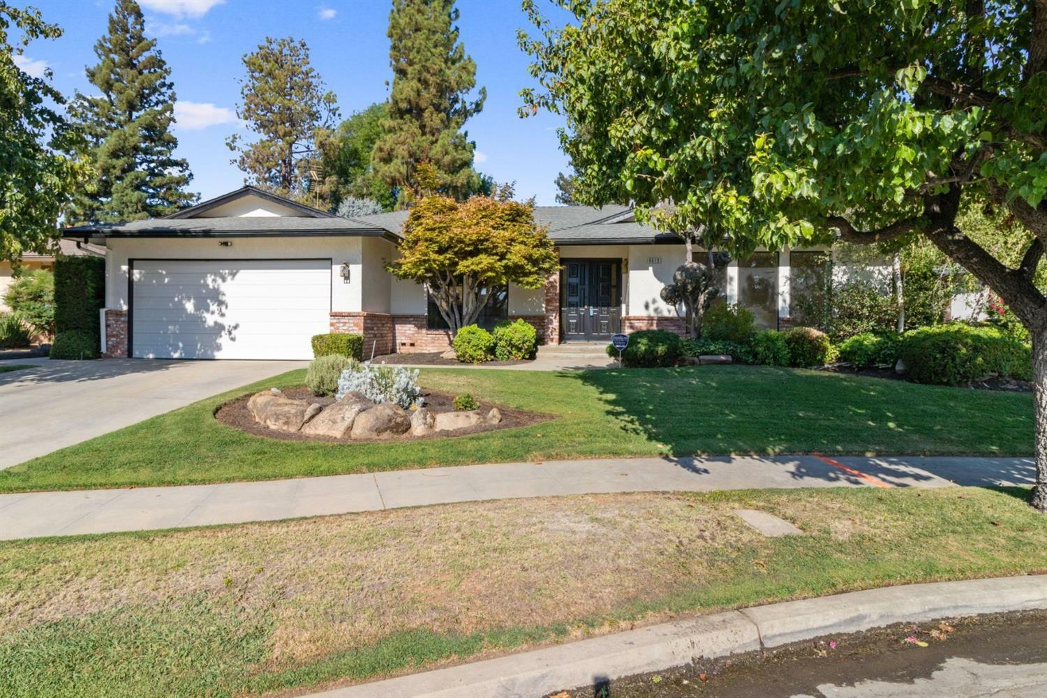 Property Photo:  6619 N Durant Avenue  CA 93711 