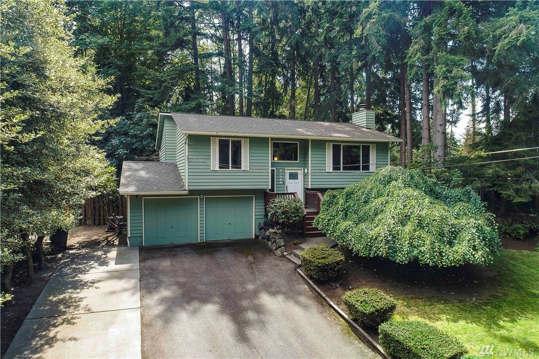 Property Photo:  24220 92nd Ave W  WA 98020 