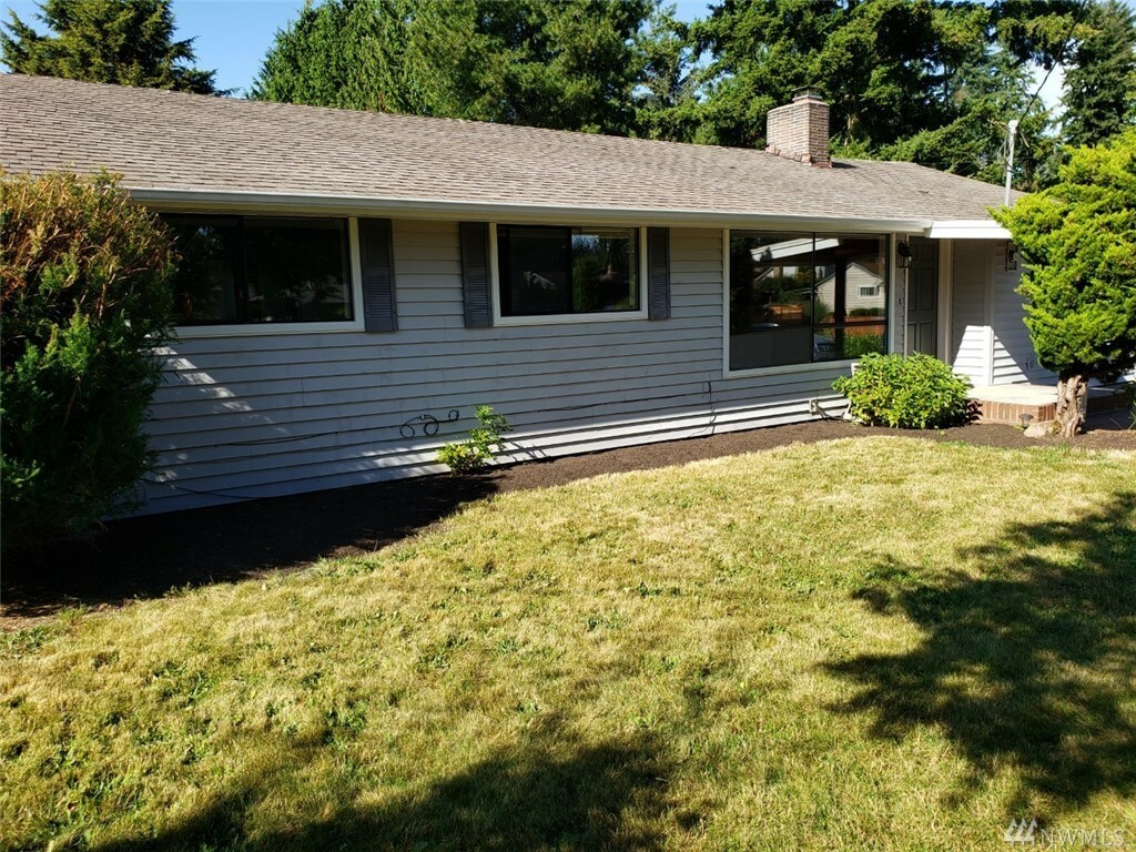 Property Photo:  8213 218th St SW  WA 98026 