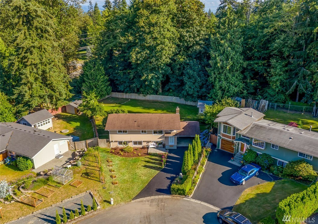 Property Photo:  10204 38th Place SE  WA 98258 