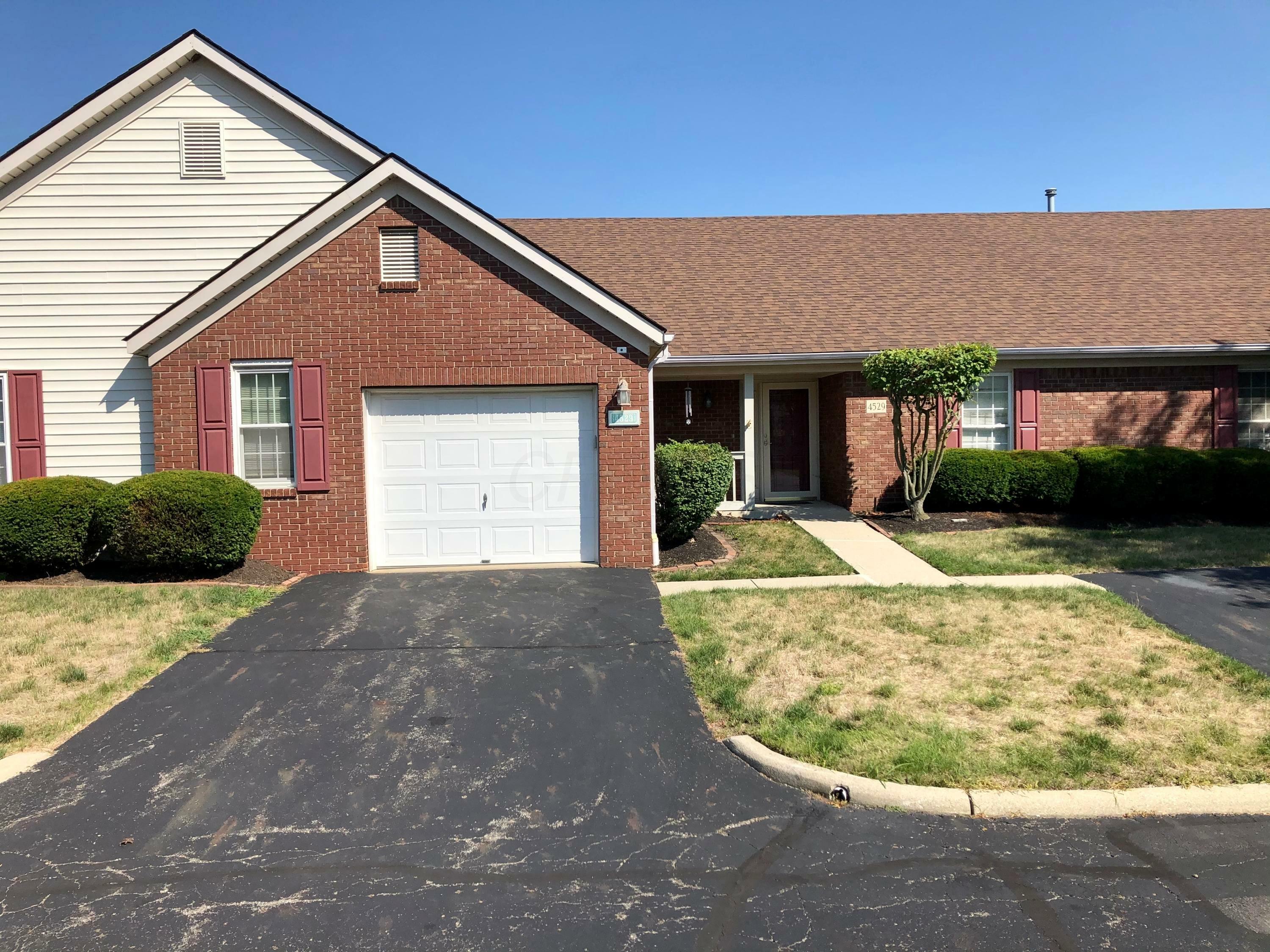 Property Photo: 4529 White Leaf Way OH 43228