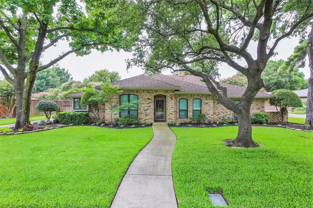 Property Photo:  403 Highland Way  TX 75019 