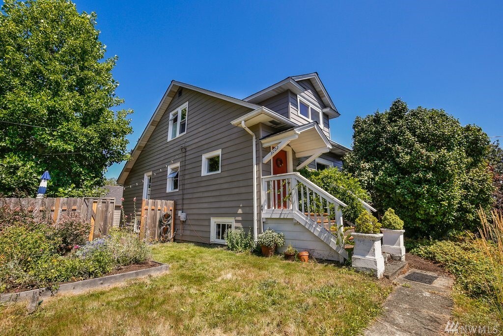 Property Photo: 3002 S Dawson Street WA 98108