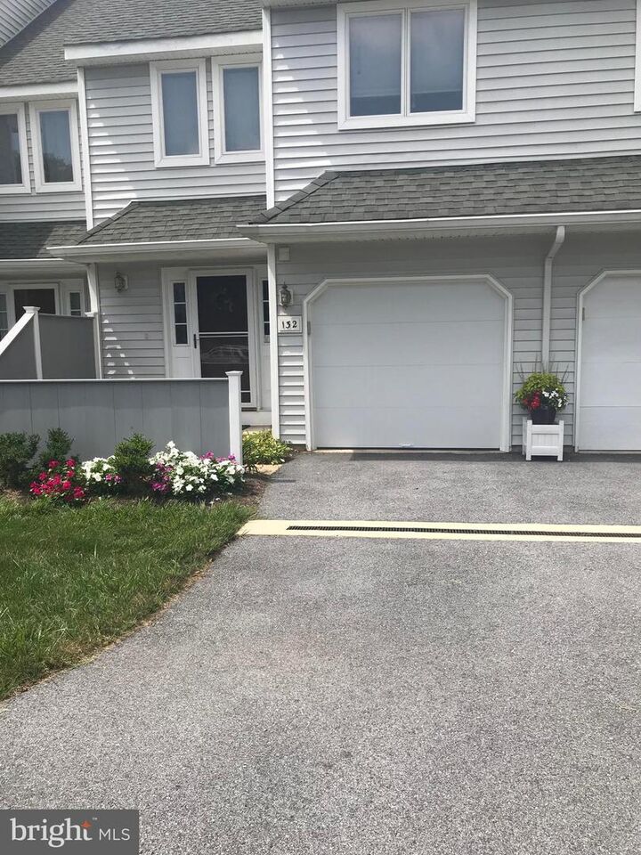 132 W Thomas Court  Kennett Square PA 19348 photo